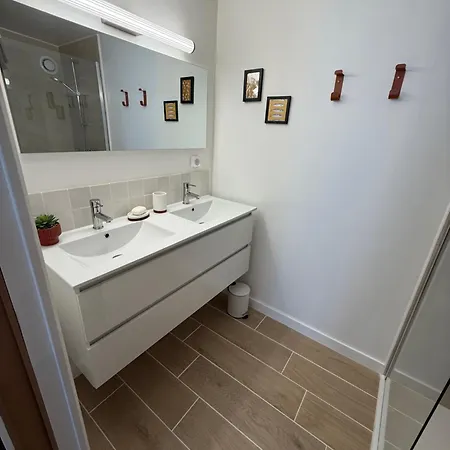 Duplex Centre Refait A Neuf Port Vendres