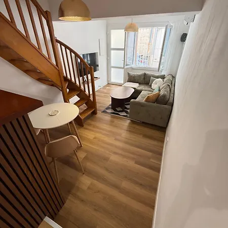 Duplex Centre Refait A Neuf * Port Vendres
